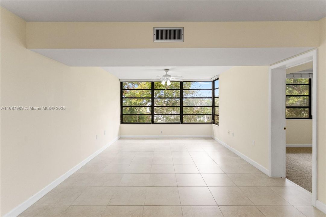 Active With Contract: $285,000 (2 beds, 2 baths, 1385 Square Feet)