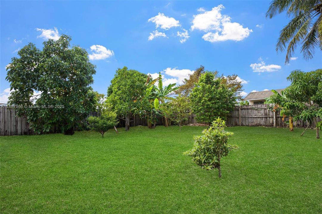 For Sale: $597,000 (3 beds, 3 baths, 1724 Square Feet)