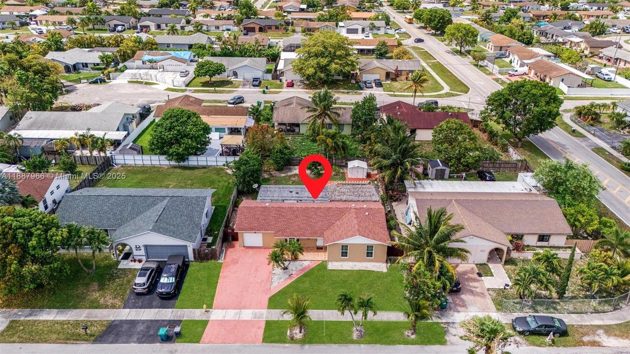 For Sale: $597,000 (3 beds, 3 baths, 1724 Square Feet)