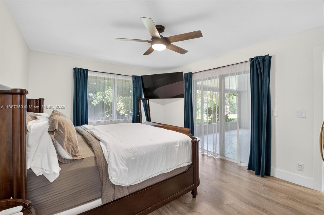 合同活跃: $520,000 (3 贝兹, 2 浴室, 1584 平方英尺)