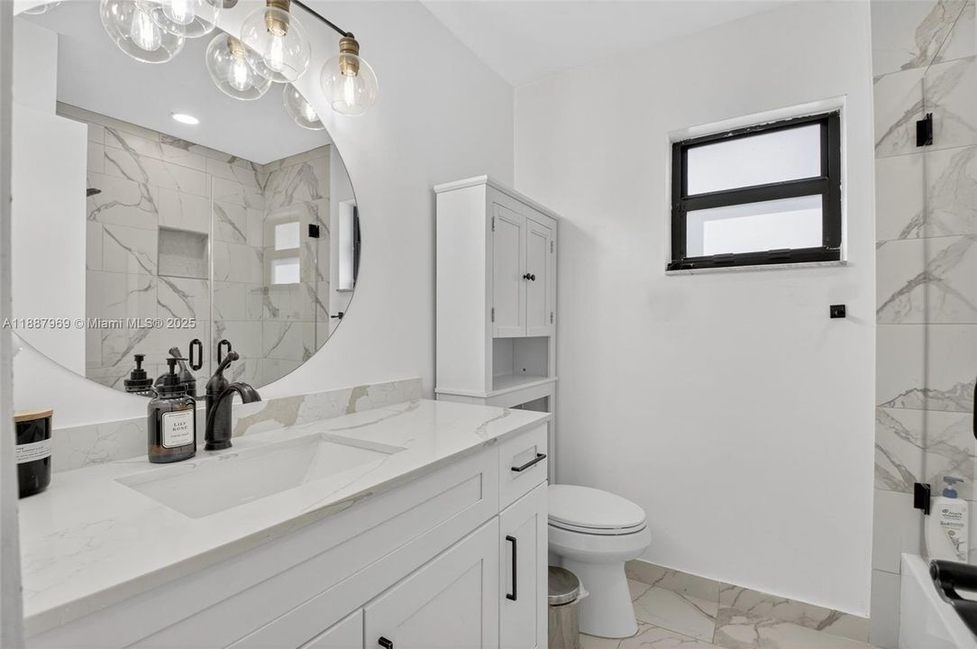 合同活跃: $520,000 (3 贝兹, 2 浴室, 1584 平方英尺)