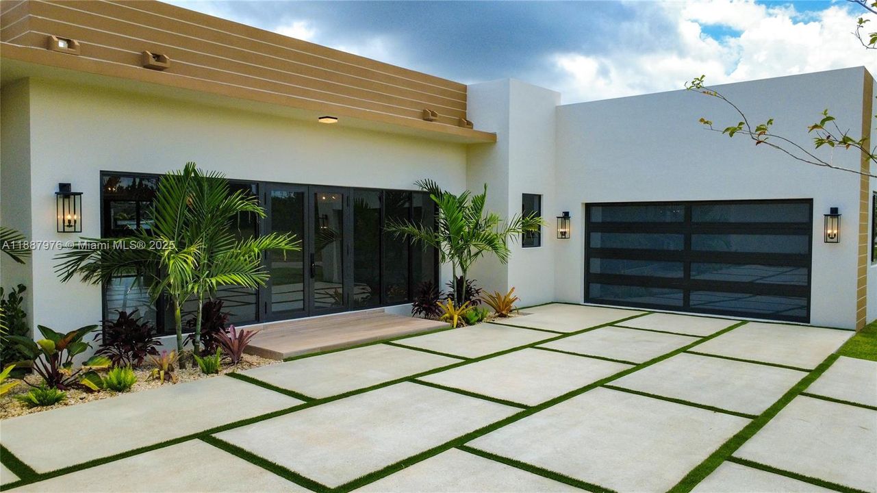 En Venta: $1,250,000 (5 camas, 4 baños, 0 Pies cuadrados)