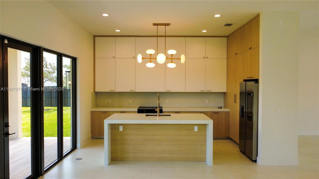 En Venta: $1,250,000 (5 camas, 4 baños, 0 Pies cuadrados)