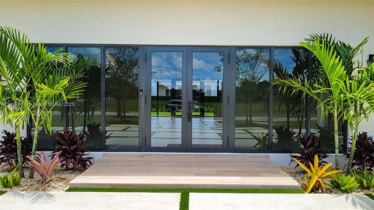 En Venta: $1,250,000 (5 camas, 4 baños, 0 Pies cuadrados)