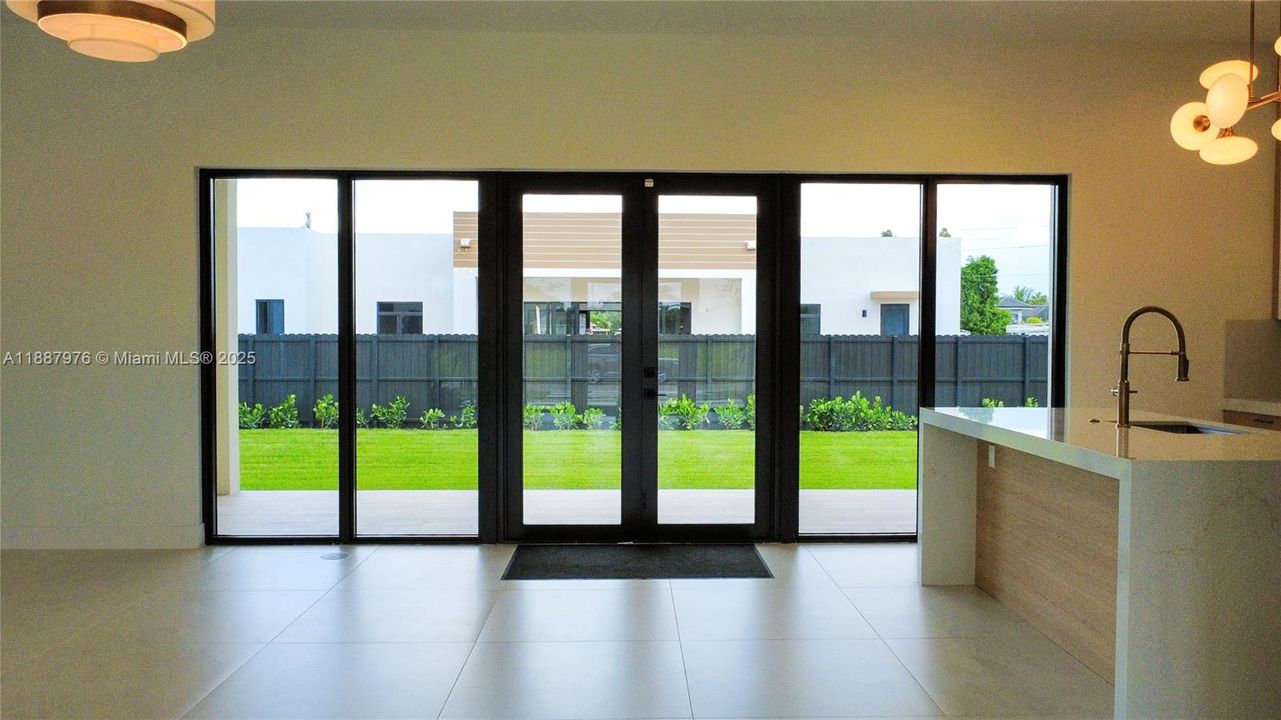 En Venta: $1,250,000 (5 camas, 4 baños, 0 Pies cuadrados)