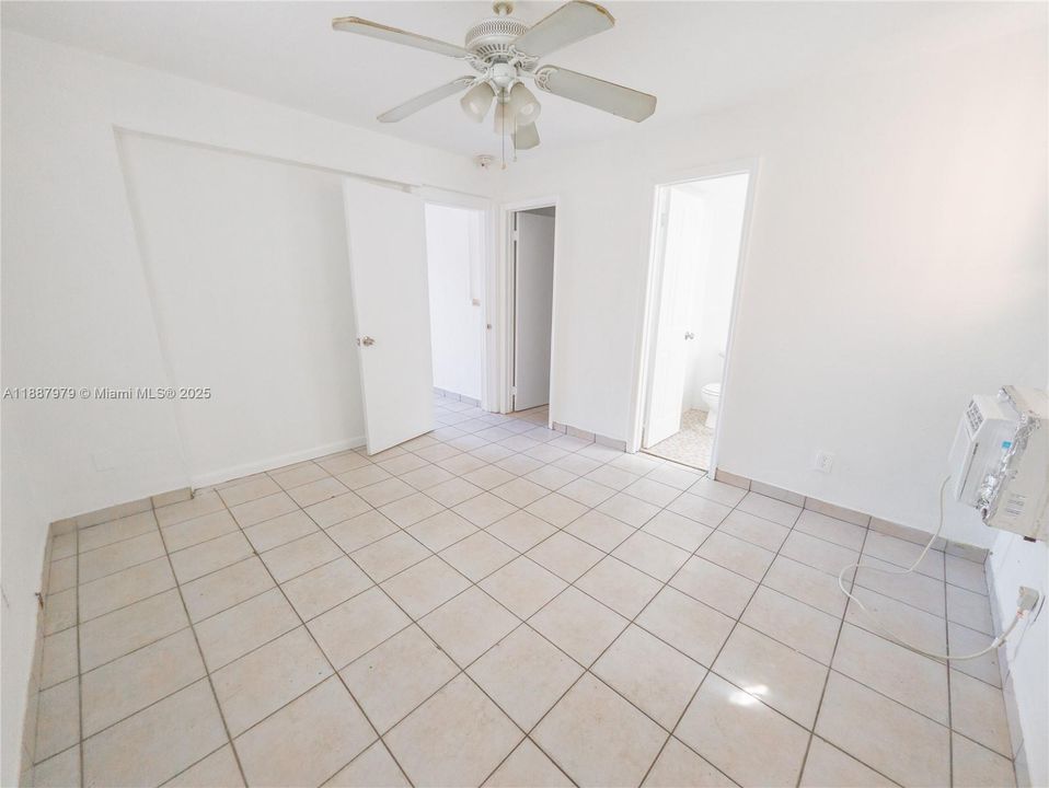 For Rent: $1,150 (1 beds, 1 baths, 500 Square Feet)