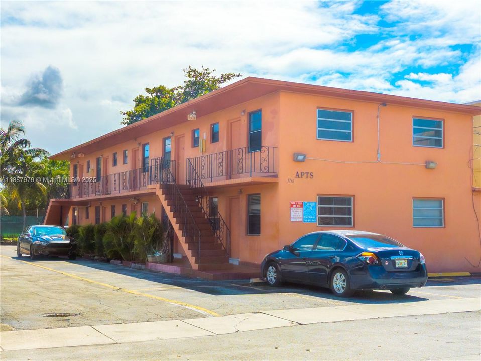 For Rent: $1,150 (1 beds, 1 baths, 500 Square Feet)