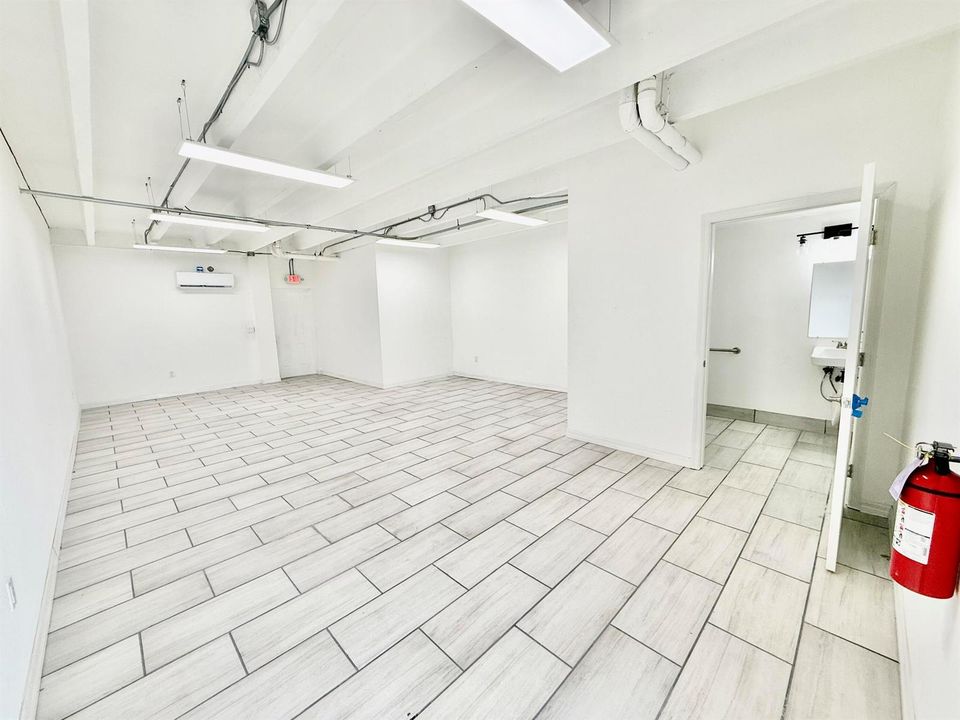 Unit 104: 681sf : 1500/m