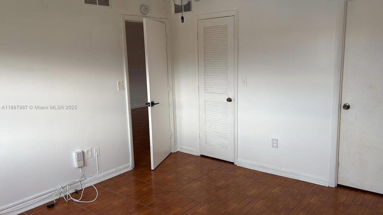 Activo con contrato: $120,000 (2 camas, 2 baños, 850 Pies cuadrados)