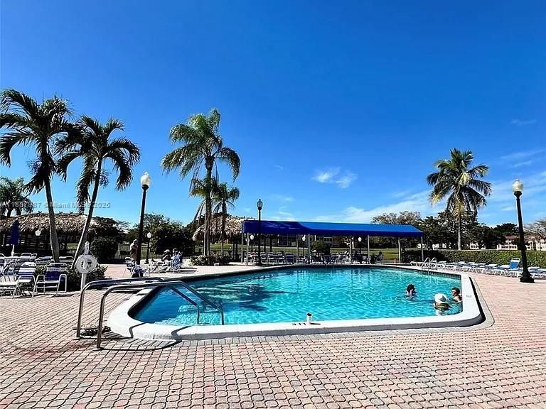 Activo con contrato: $120,000 (2 camas, 2 baños, 850 Pies cuadrados)