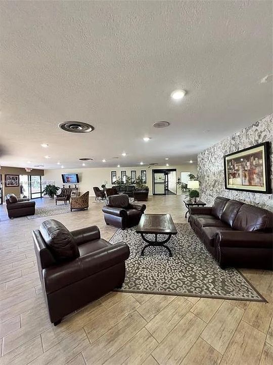 Activo con contrato: $120,000 (2 camas, 2 baños, 850 Pies cuadrados)