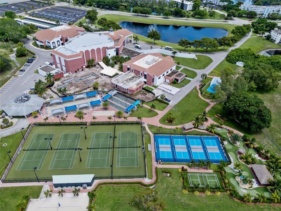 待售: $109,900 (1 贝兹, 1 浴室, 700 平方英尺)