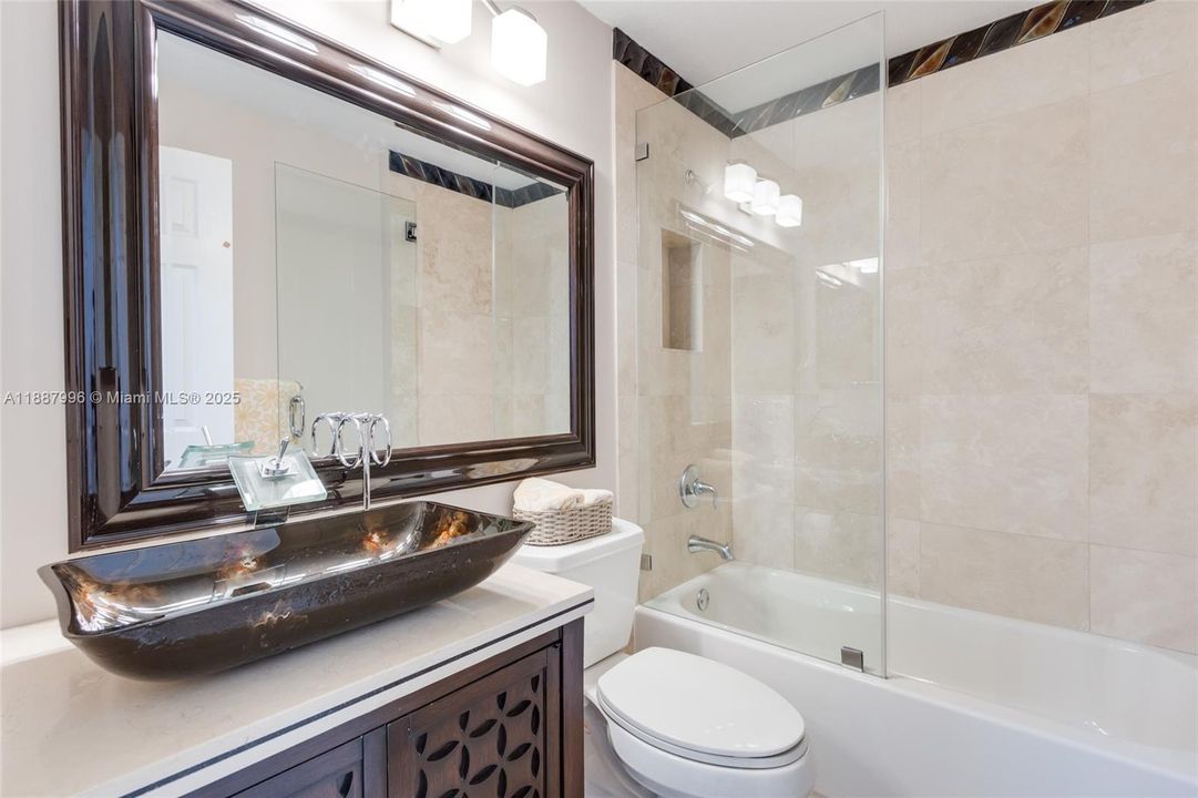 Active With Contract: $580,000 (3 beds, 2 baths, 1980 Square Feet)