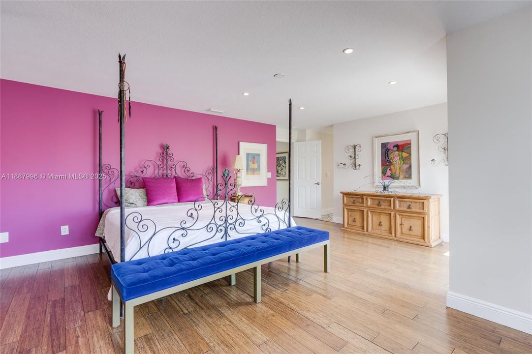 Active With Contract: $580,000 (3 beds, 2 baths, 1980 Square Feet)