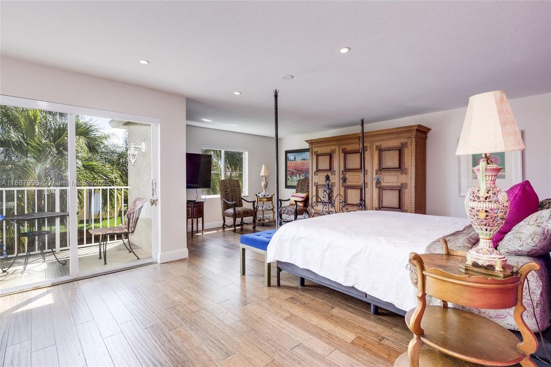 Active With Contract: $580,000 (3 beds, 2 baths, 1980 Square Feet)