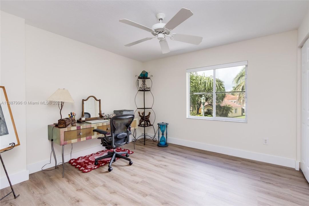 Active With Contract: $580,000 (3 beds, 2 baths, 1980 Square Feet)