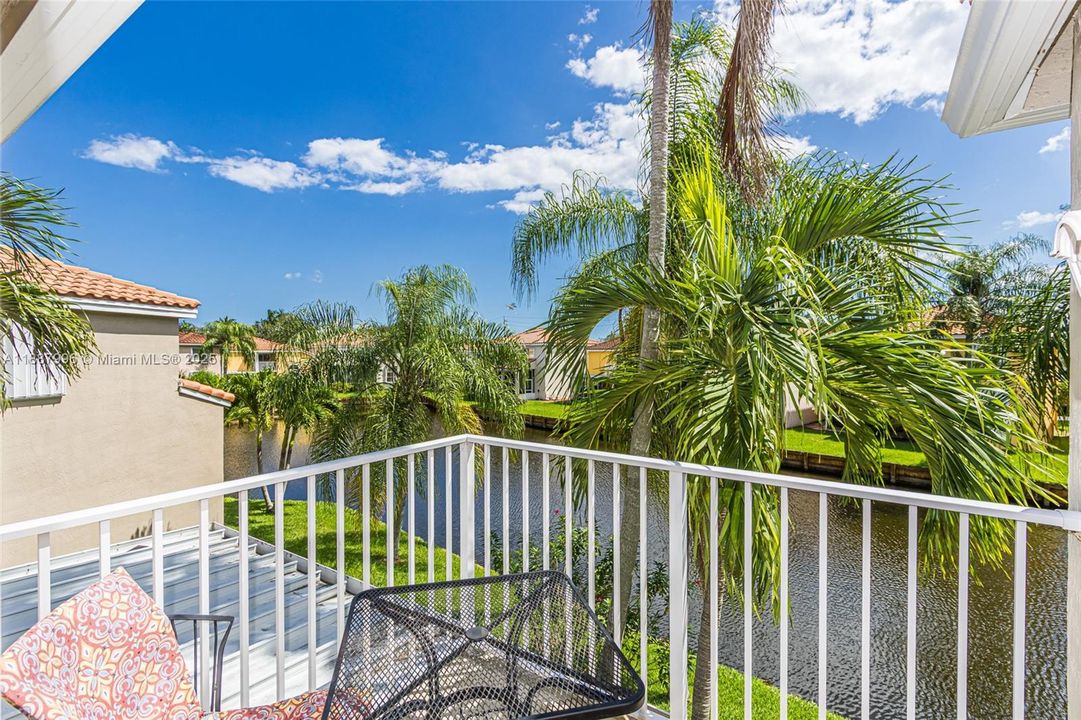 Active With Contract: $580,000 (3 beds, 2 baths, 1980 Square Feet)