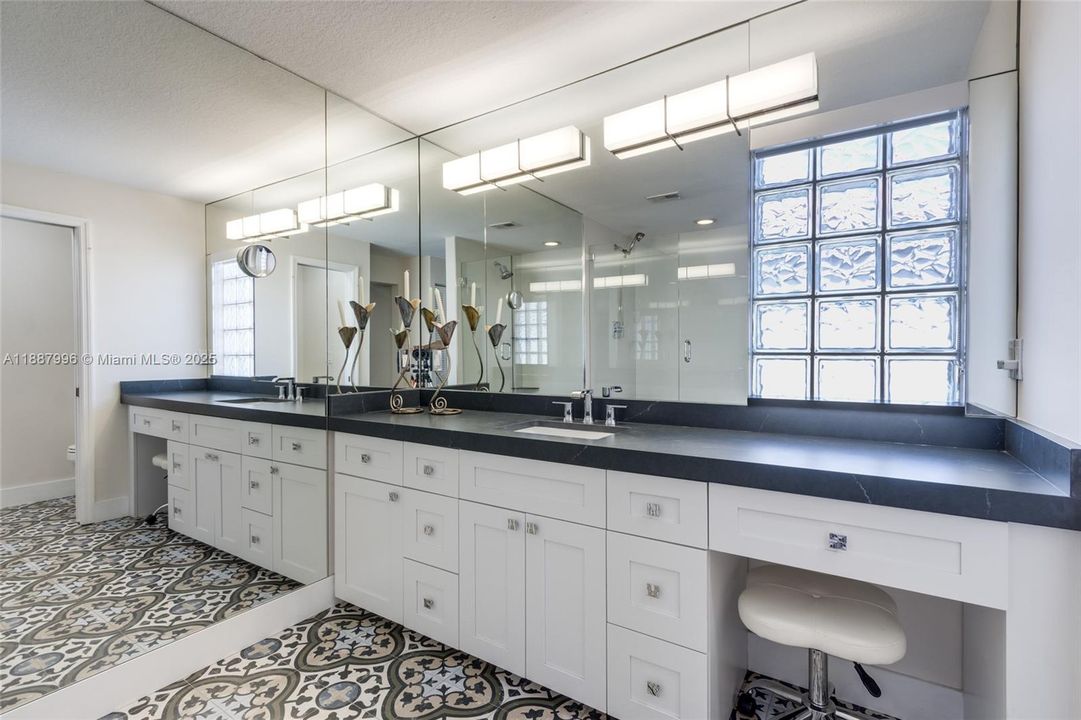 Active With Contract: $580,000 (3 beds, 2 baths, 1980 Square Feet)