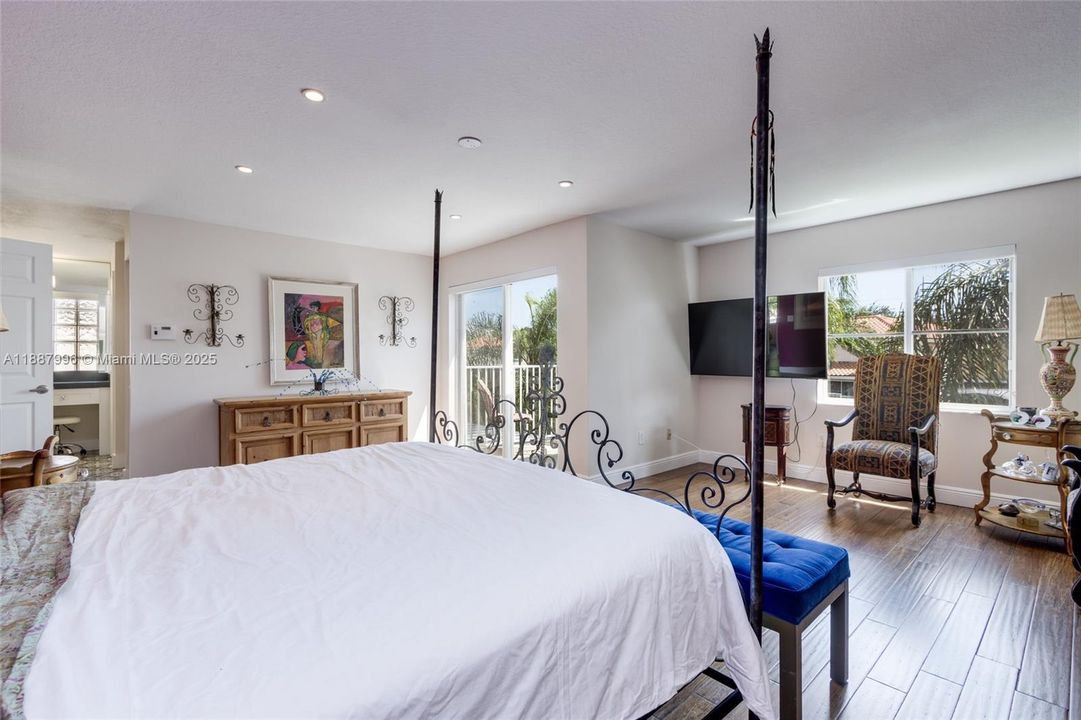 Active With Contract: $580,000 (3 beds, 2 baths, 1980 Square Feet)