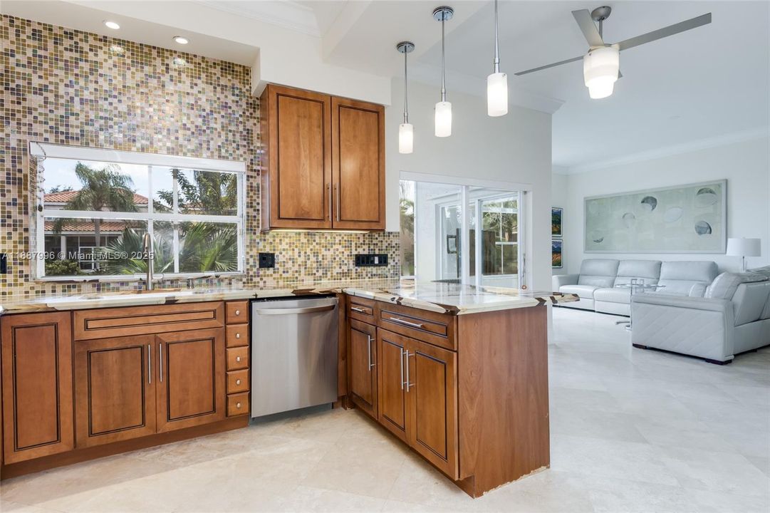 Active With Contract: $580,000 (3 beds, 2 baths, 1980 Square Feet)