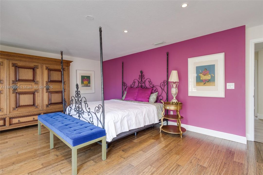 Active With Contract: $580,000 (3 beds, 2 baths, 1980 Square Feet)