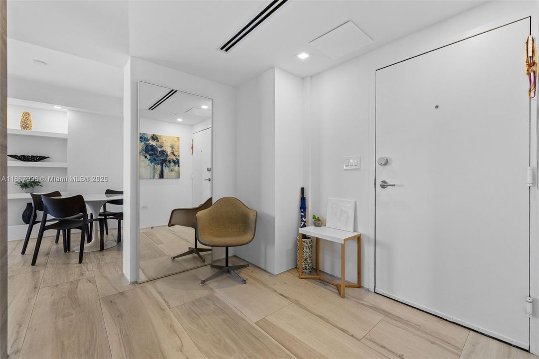 На продажу: $1,250,000 (2 спален, 2 ванн, 1121 Квадратных фут)