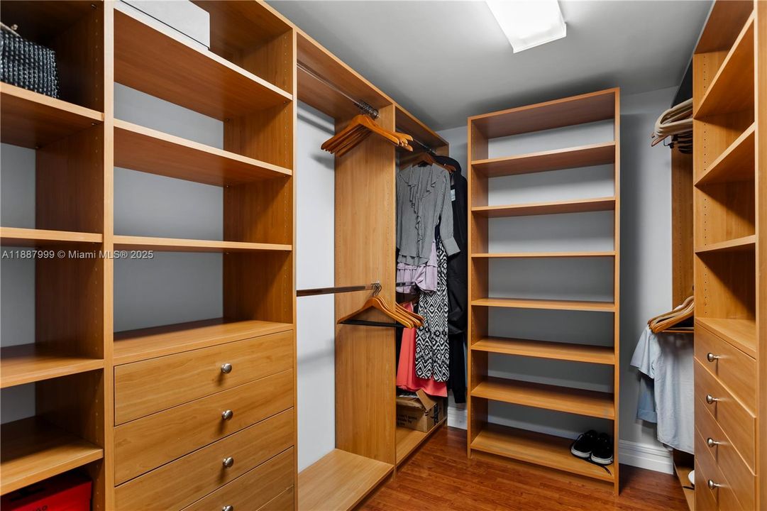 Active With Contract: $12,000 (3 beds, 3 baths, 2150 Square Feet)