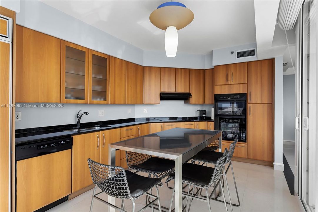 Active With Contract: $12,000 (3 beds, 3 baths, 2150 Square Feet)