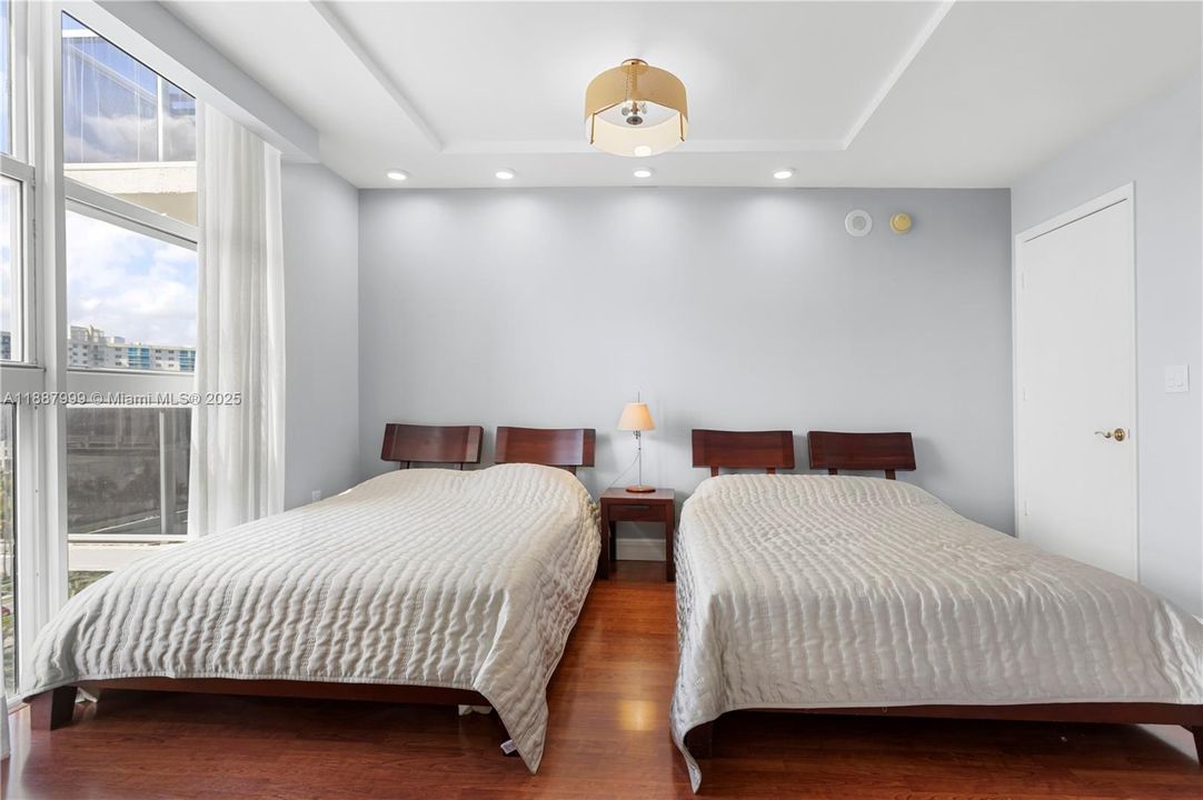 Active With Contract: $12,000 (3 beds, 3 baths, 2150 Square Feet)