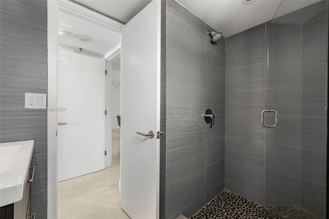 Active With Contract: $1,890,000 (3 beds, 4 baths, 2380 Square Feet)