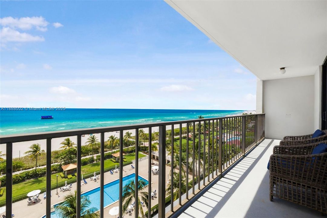 Active With Contract: $1,890,000 (3 beds, 4 baths, 2380 Square Feet)