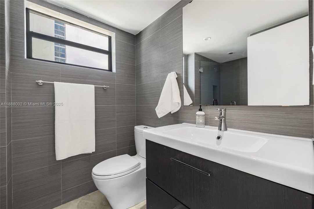 Active With Contract: $1,890,000 (3 beds, 4 baths, 2380 Square Feet)