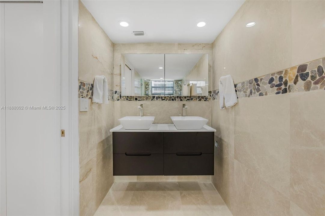 Active With Contract: $1,890,000 (3 beds, 4 baths, 2380 Square Feet)