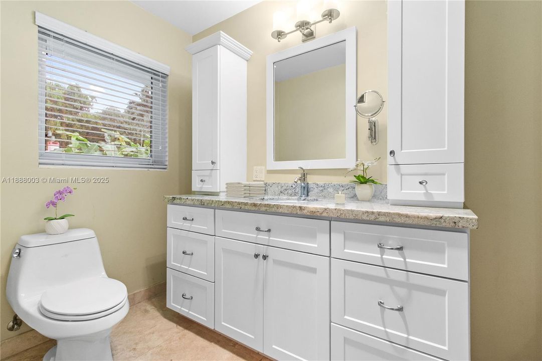 Vendido Recientemente: $1,449,000 (3 camas, 2 baños, 1626 Pies cuadrados)