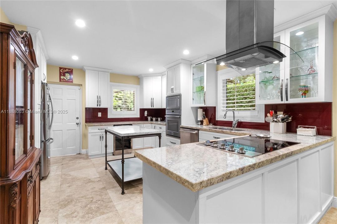 Vendido Recientemente: $1,449,000 (3 camas, 2 baños, 1626 Pies cuadrados)