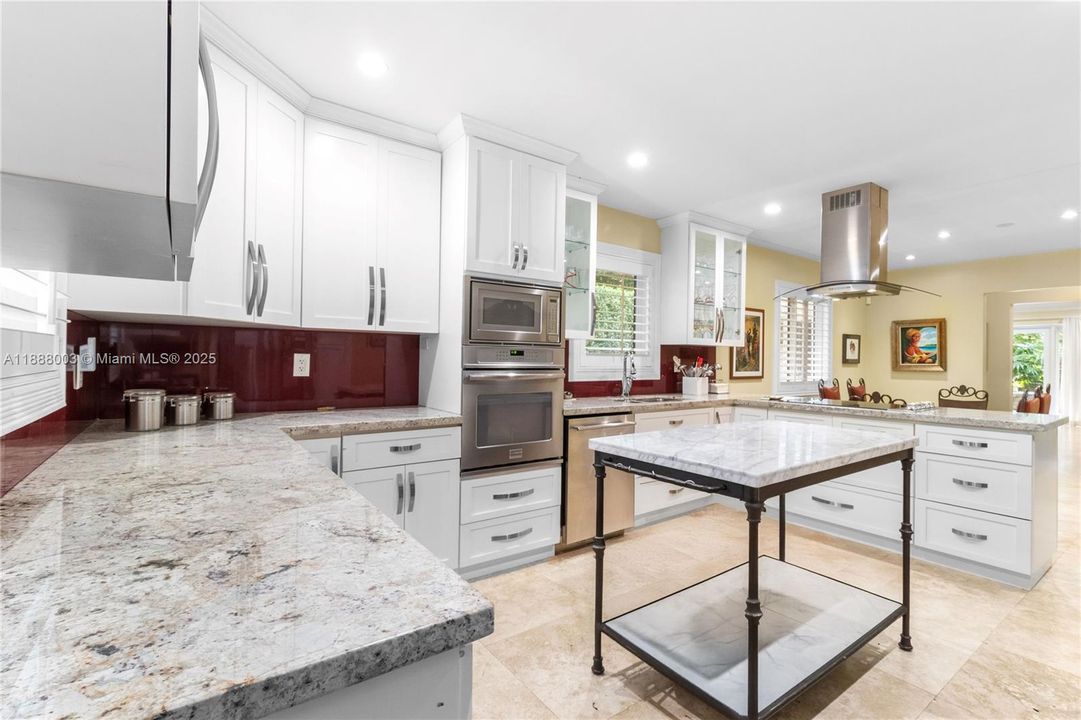 Vendido Recientemente: $1,449,000 (3 camas, 2 baños, 1626 Pies cuadrados)