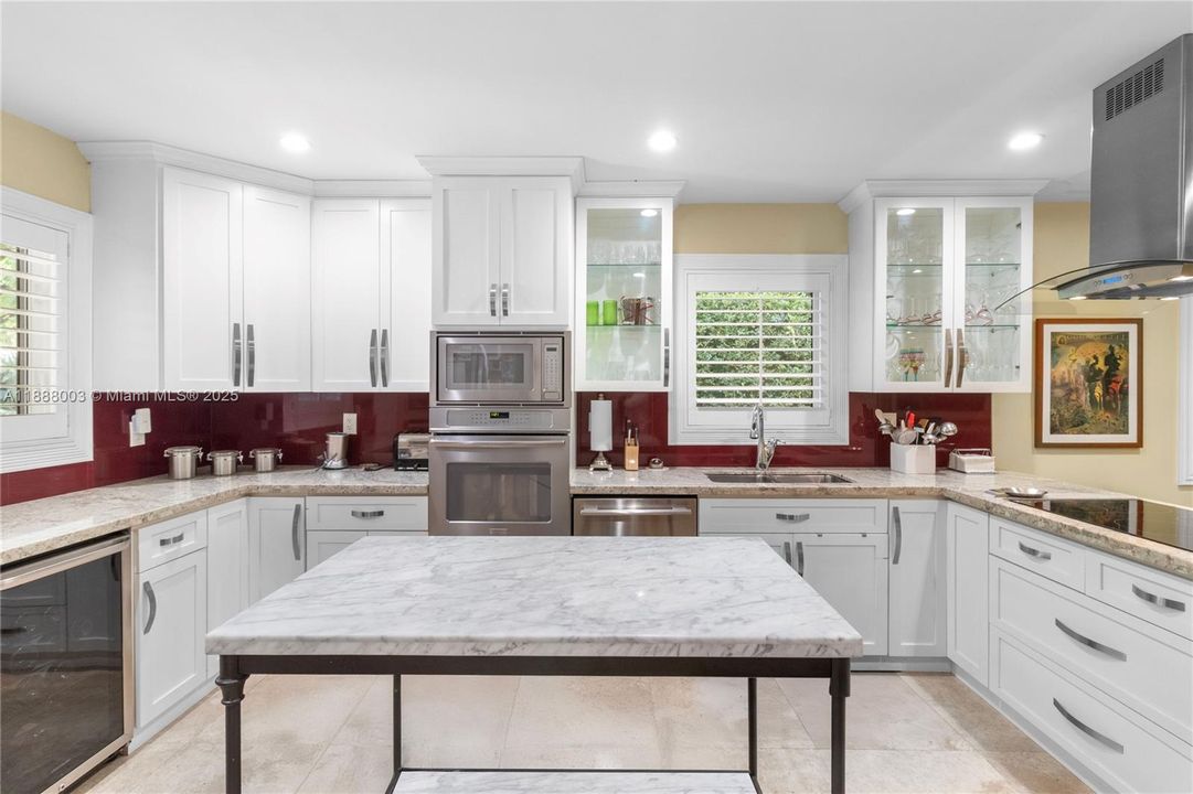 Vendido Recientemente: $1,449,000 (3 camas, 2 baños, 1626 Pies cuadrados)