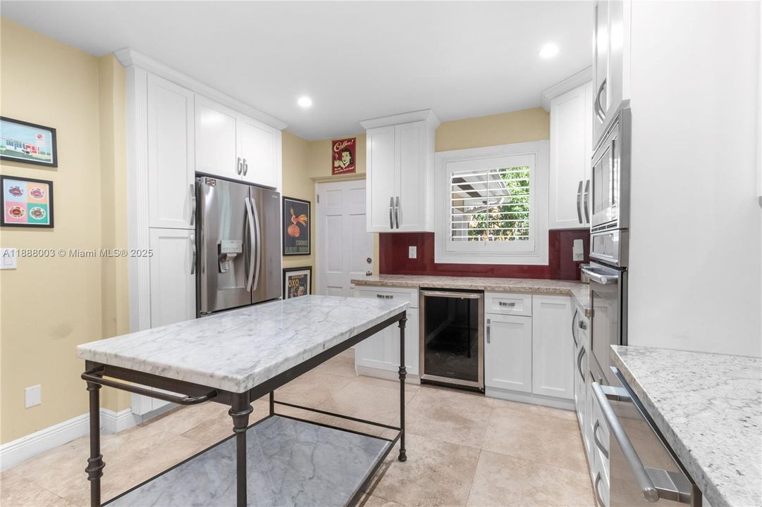 Vendido Recientemente: $1,449,000 (3 camas, 2 baños, 1626 Pies cuadrados)