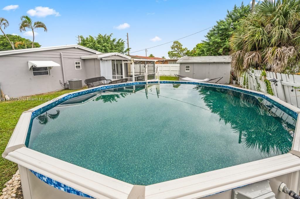 合同活跃: $495,000 (0 贝兹, 0 浴室, 1009 平方英尺)