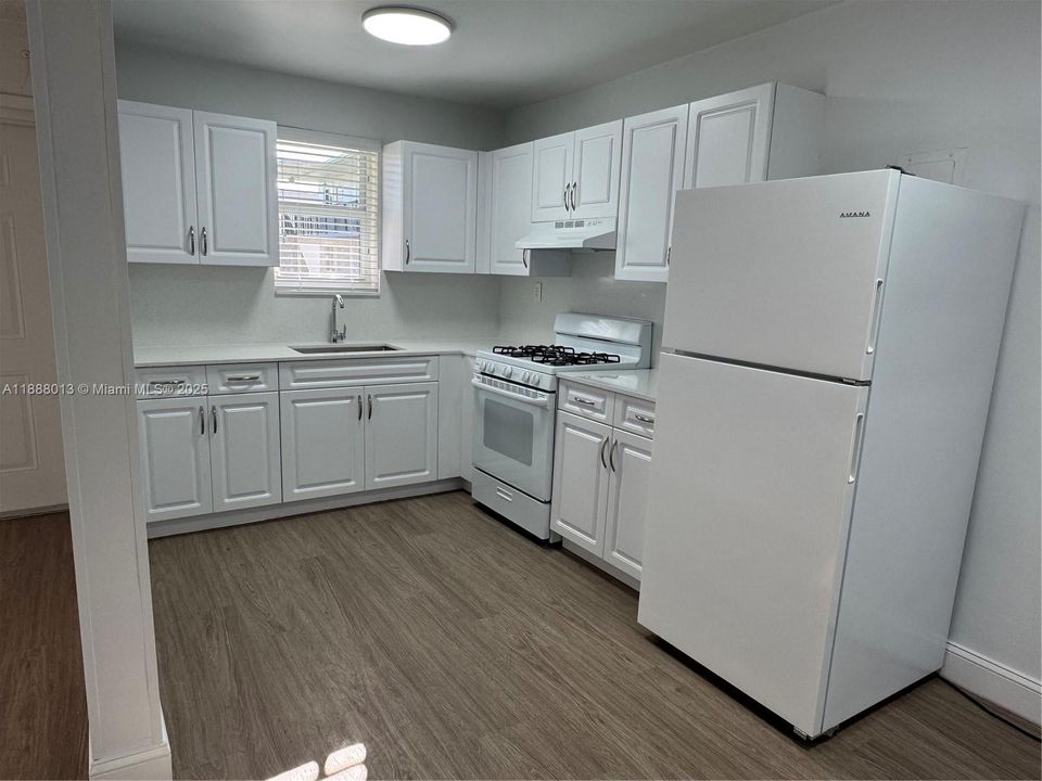 最近租的: $1,750 (1 贝兹, 1 浴室, 675 平方英尺)