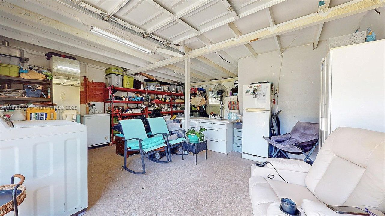 For Sale: $995,000 (3 beds, 2 baths, 2548 Square Feet)