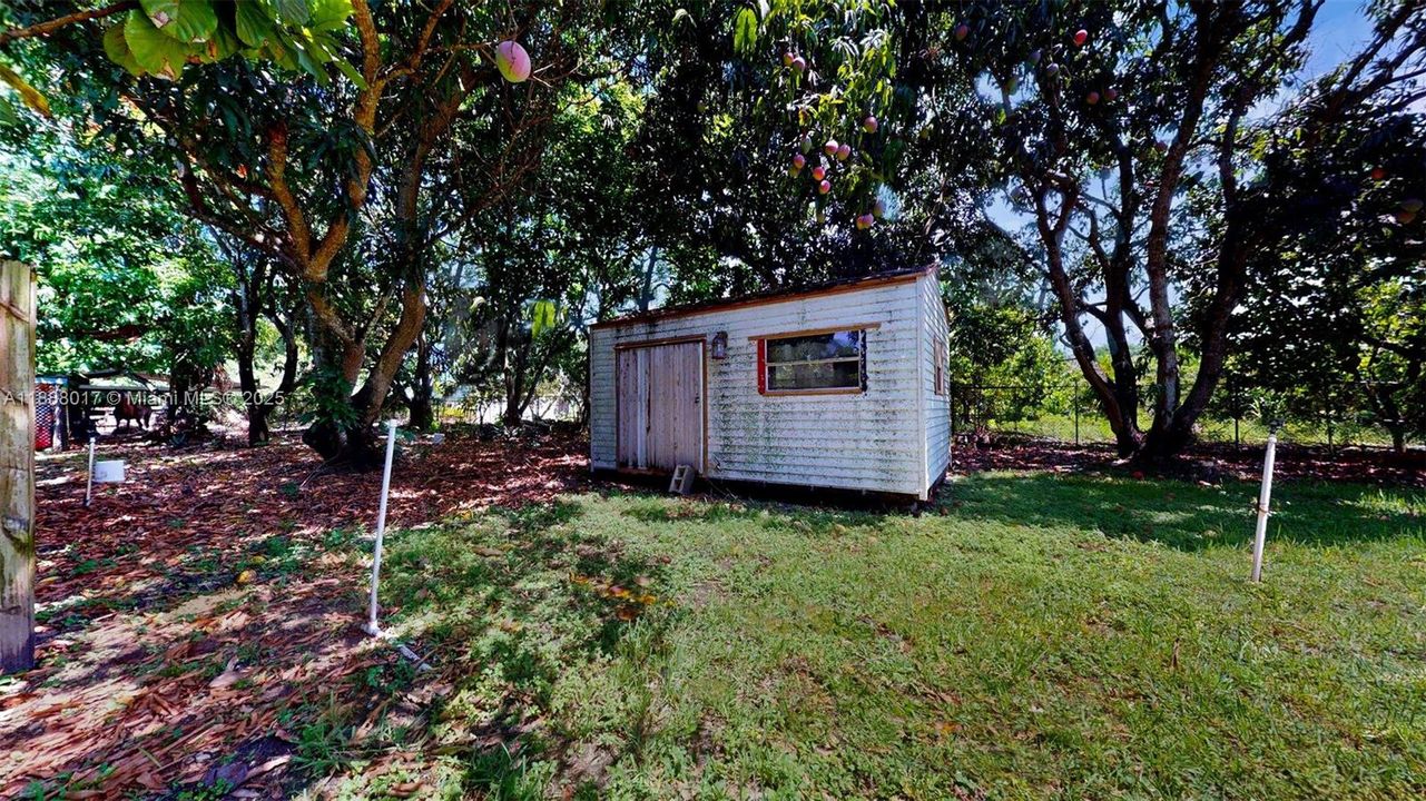 For Sale: $995,000 (3 beds, 2 baths, 2548 Square Feet)