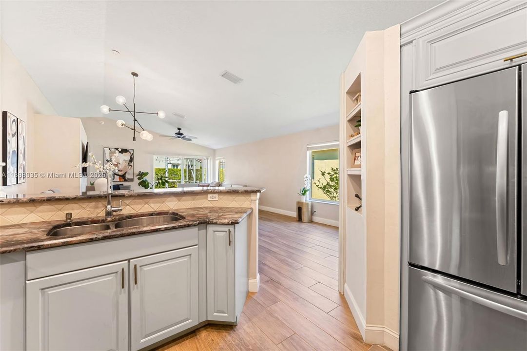 For Sale: $624,900 (3 beds, 2 baths, 1353 Square Feet)