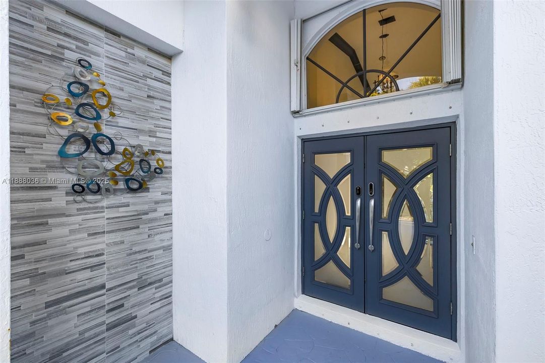 合同活跃: $1,474,000 (4 贝兹, 3 浴室, 3560 平方英尺)