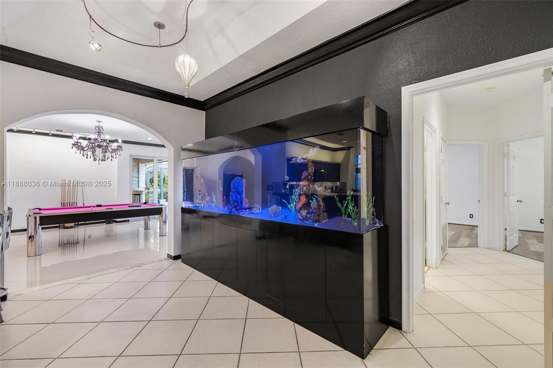 合同活跃: $1,474,000 (4 贝兹, 3 浴室, 3560 平方英尺)