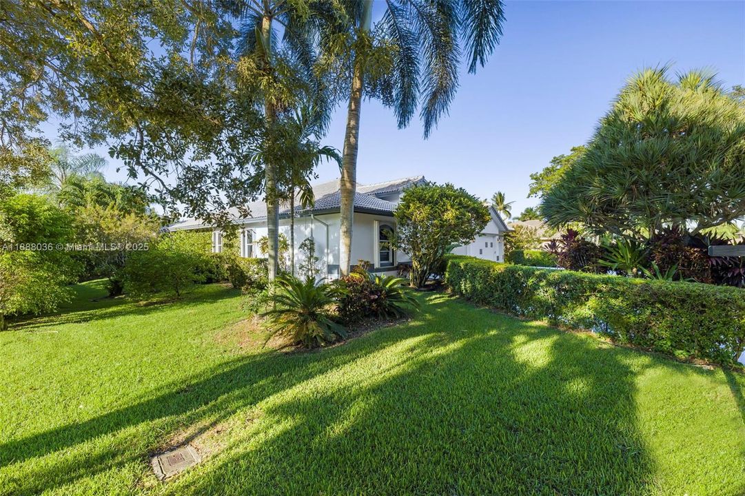 合同活跃: $1,474,000 (4 贝兹, 3 浴室, 3560 平方英尺)