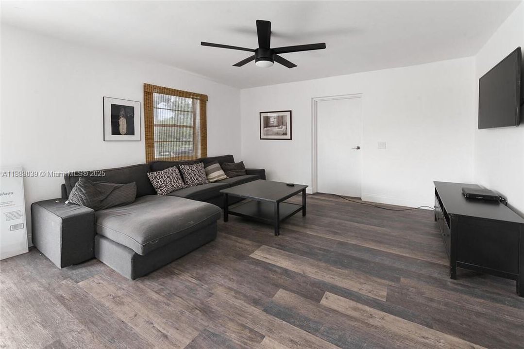 En Venta: $7,400,000 (3 camas, 3 baños, 4742 Pies cuadrados)