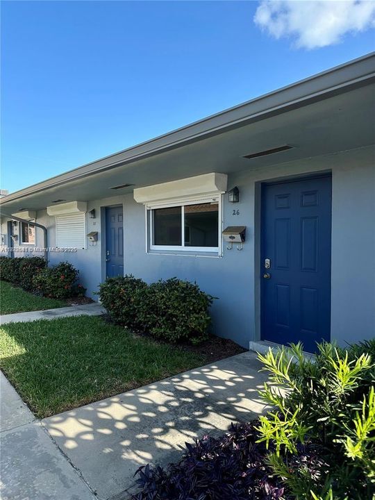 Active With Contract: $1,600 (1 beds, 1 baths, 630 Square Feet)