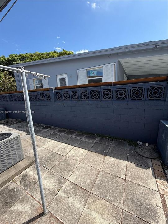 Active With Contract: $1,600 (1 beds, 1 baths, 630 Square Feet)