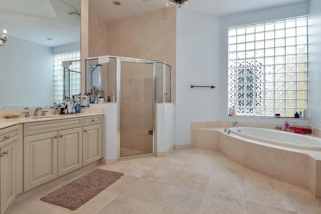 For Sale: $1,899,000 (5 beds, 4 baths, 4448 Square Feet)